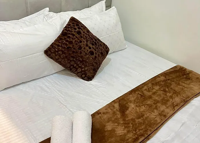 Moa Staycation Located In Shore1 And 2 Residences Pasay Aparthotel 3*