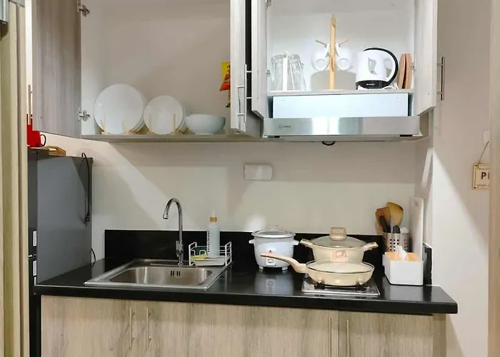 Moa Staycation Located In Shore1 And 2 Residences Pasay 3*