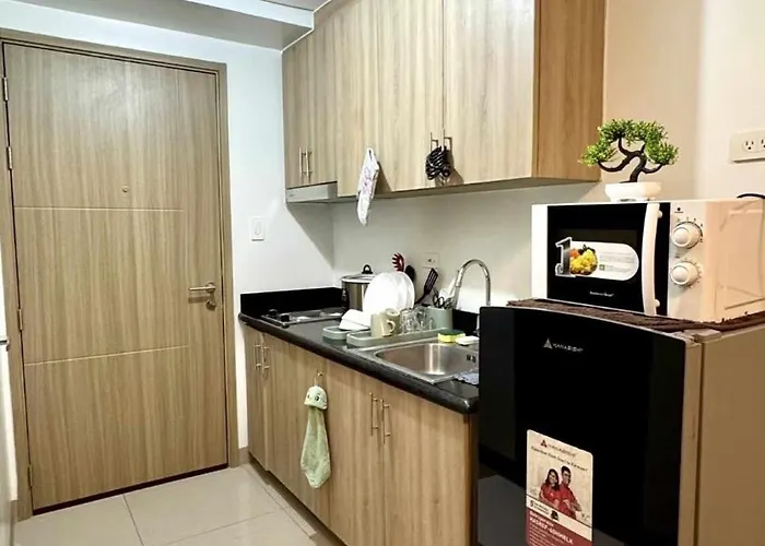 Moa Staycation Located In Shore1 And 2 Residences Pasay Aparthotel Manila