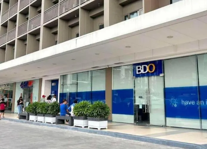 Moa Staycation Located In Shore1 And 2 Residences Pasay 3* Manila